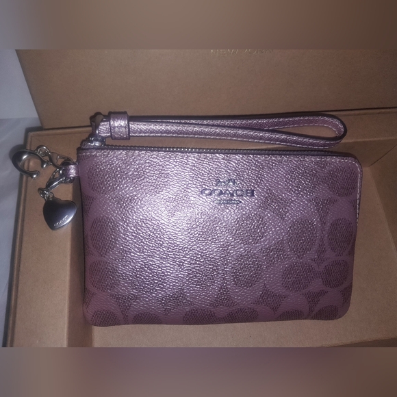 New Coach Wristlet In Shimmery Pink Sign.With Charms NWT In Gift Box - Picture 9 of 10